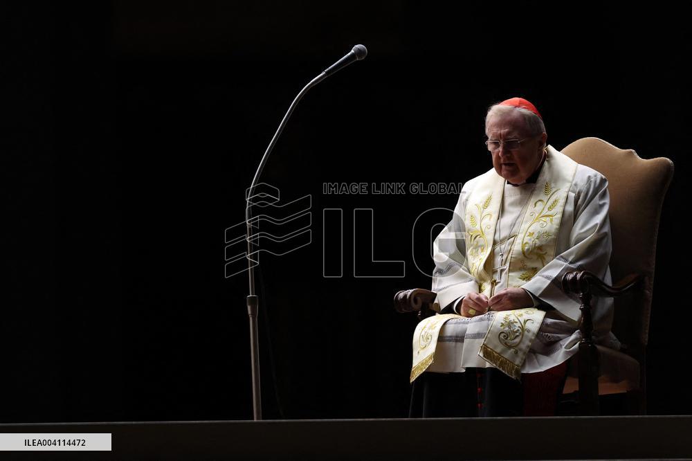 Religion: Cardinal Arthur Roche leads the recitation of the Holy Rosary for Pope Francis on March 04, 2025