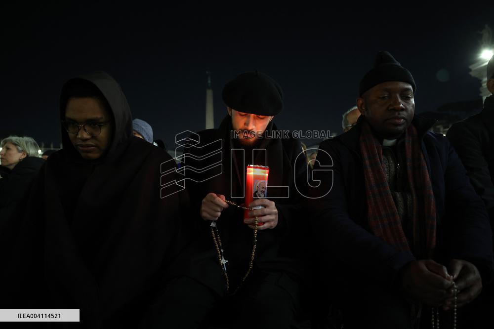 Religion: Cardinal Arthur Roche leads the recitation of the Holy Rosary for Pope Francis on March 04, 2025