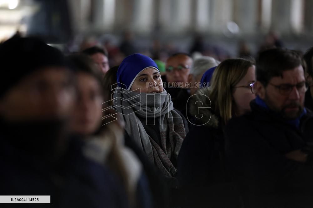 Religion: Cardinal Arthur Roche leads the recitation of the Holy Rosary for Pope Francis on March 04, 2025
