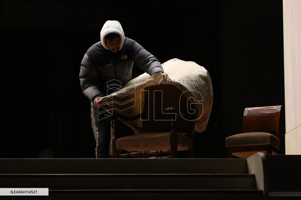 Religion: Cardinal Arthur Roche leads the recitation of the Holy Rosary for Pope Francis on March 04, 2025