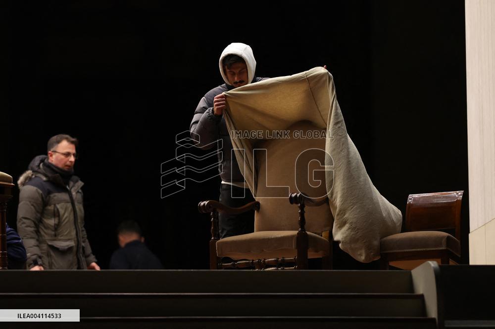 Religion: Cardinal Arthur Roche leads the recitation of the Holy Rosary for Pope Francis on March 04, 2025