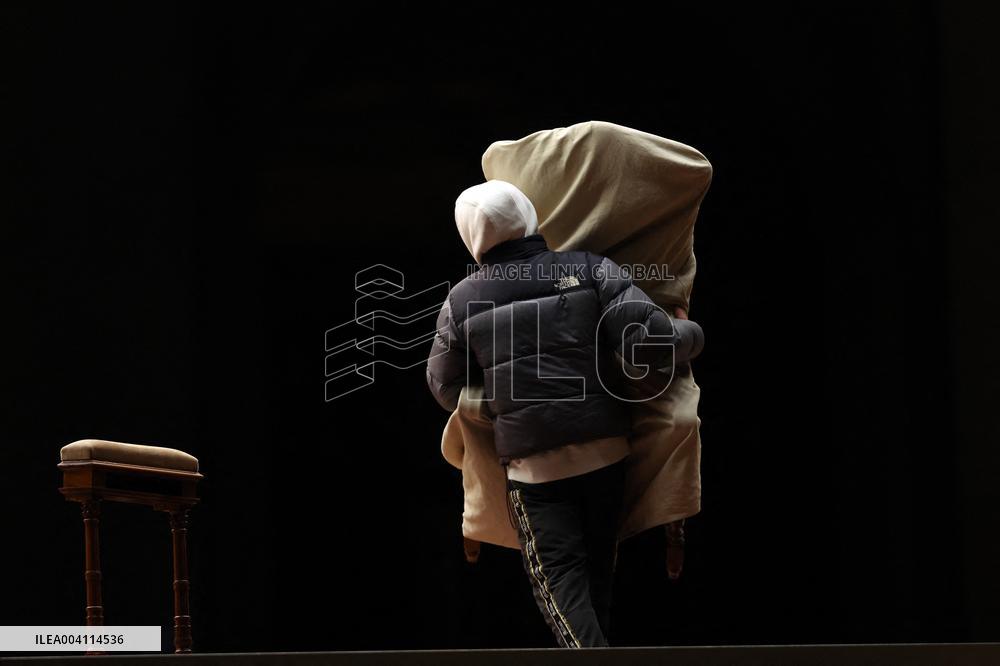 Religion: Cardinal Arthur Roche leads the recitation of the Holy Rosary for Pope Francis on March 04, 2025