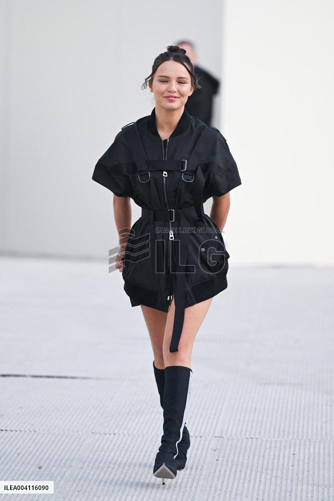 PFW Christian Dior Arrivals AM