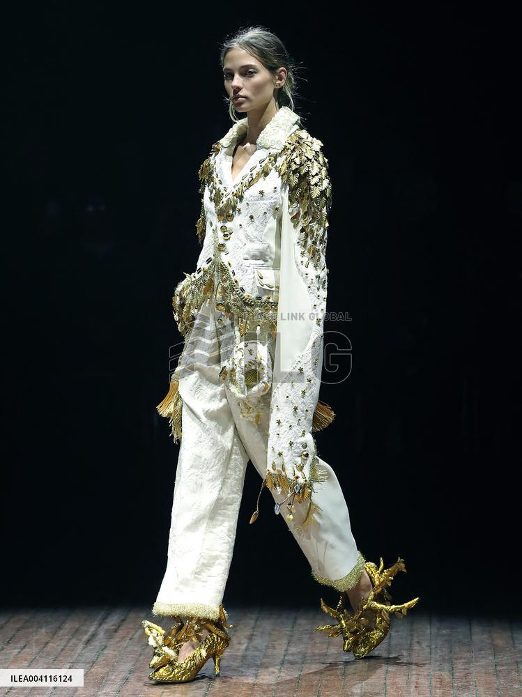 PFW - Undercover Runway