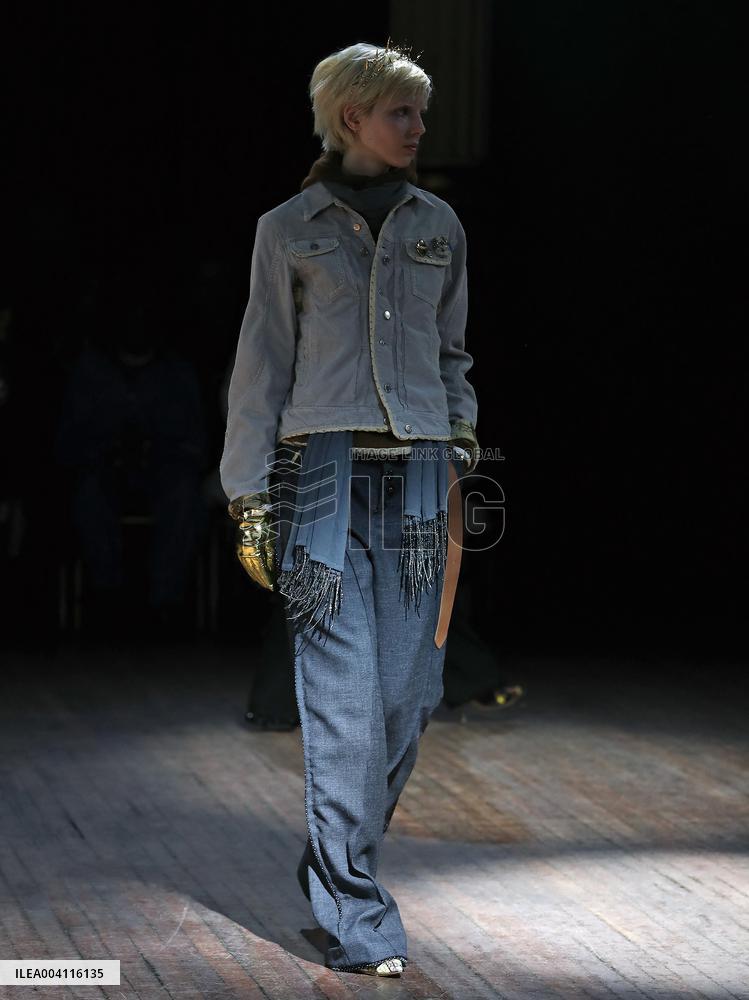 PFW - Undercover Runway