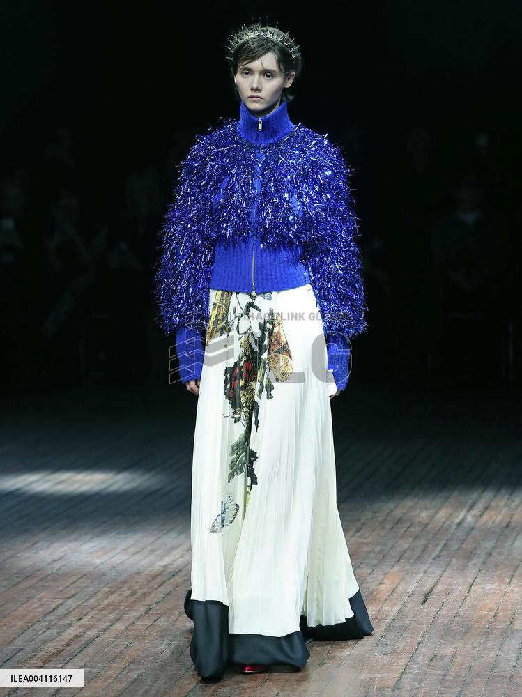 PFW - Undercover Runway