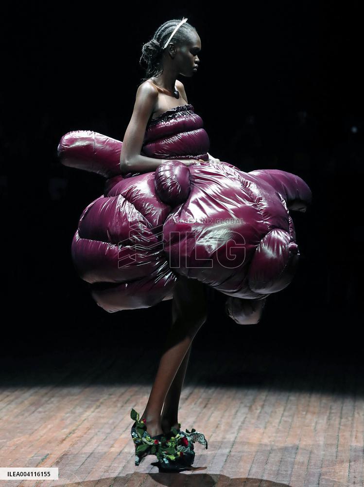 PFW - Undercover Runway