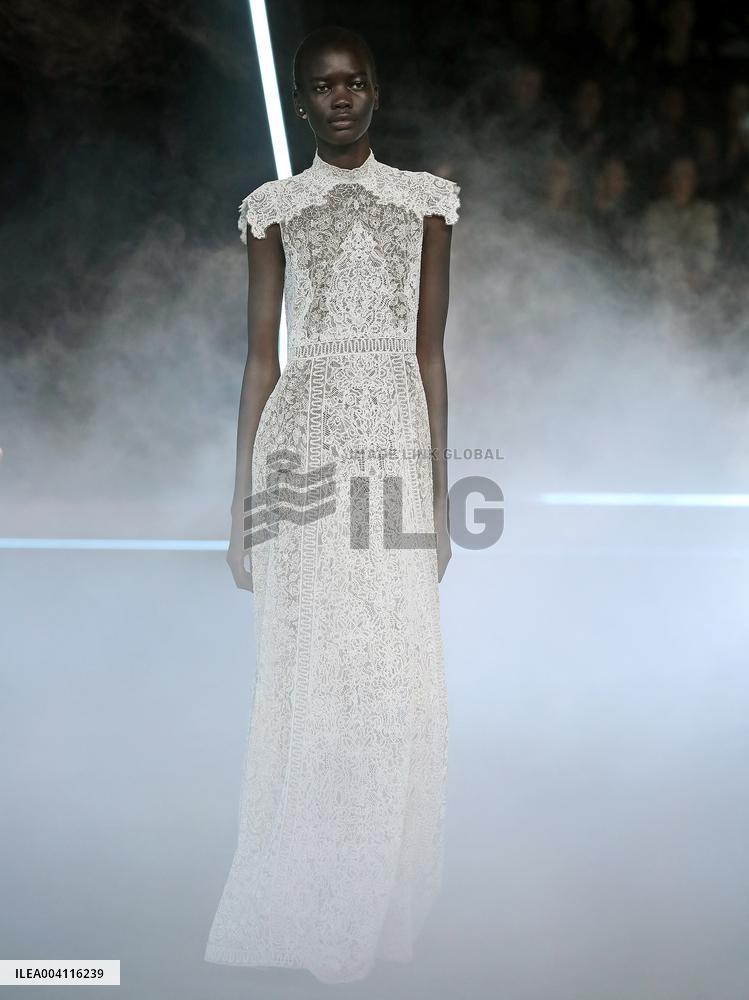 PFW - Christian Dior Runway