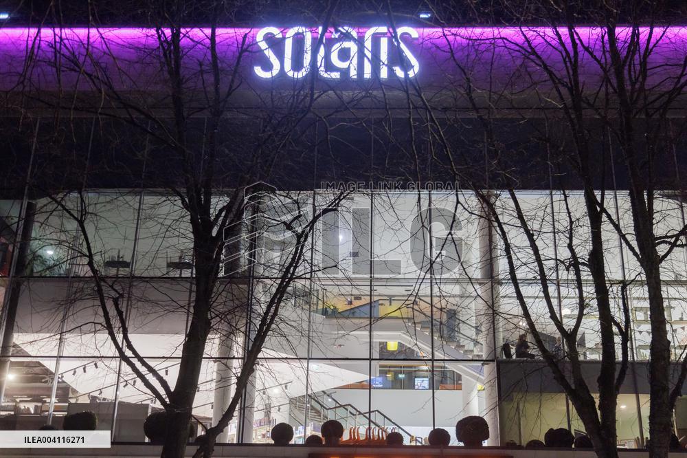 Solaris shopping center