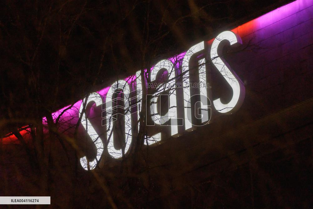 Solaris shopping center