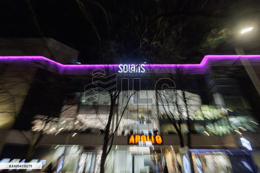 Solaris shopping center