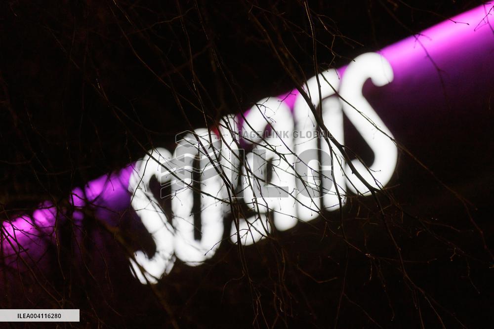 Solaris shopping center