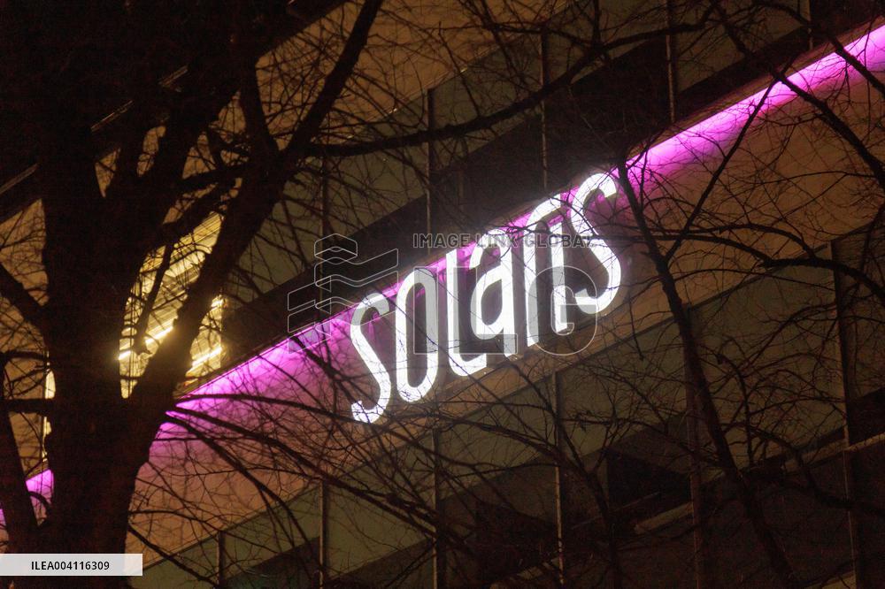 Solaris shopping center