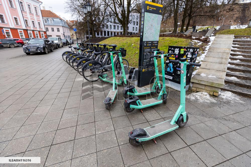 Rental bikes and scooters