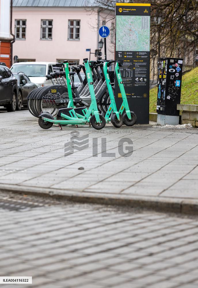 Rental bikes and scooters