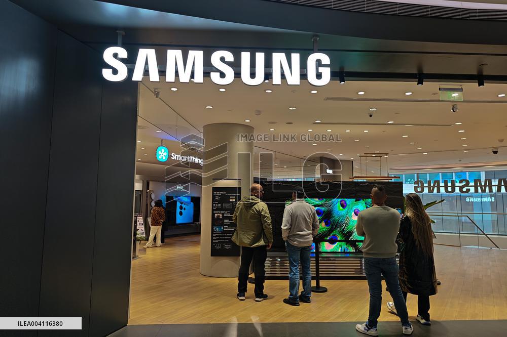 Sumsung Store in Shanghai