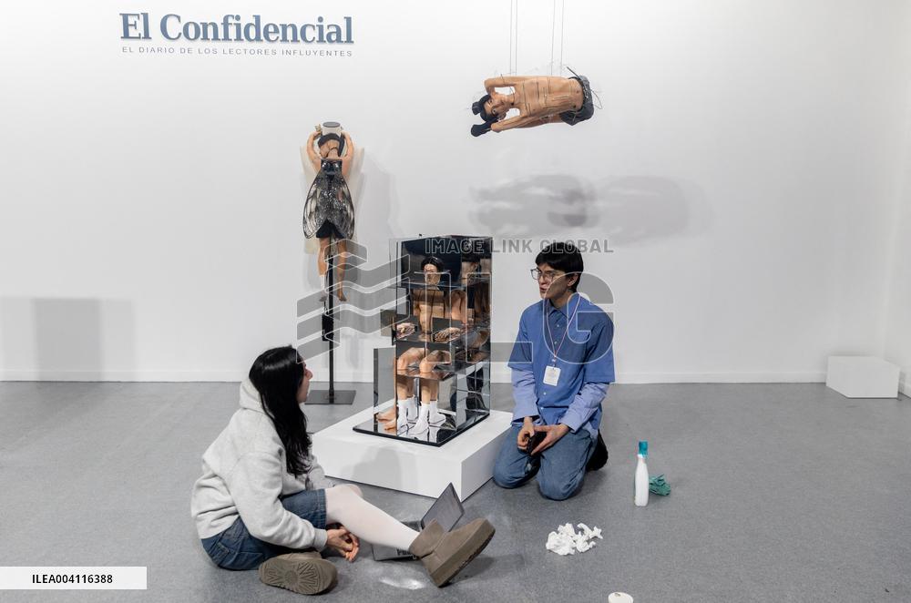 The ARCO 2025 Fair Prepares for Its Opening - Spain