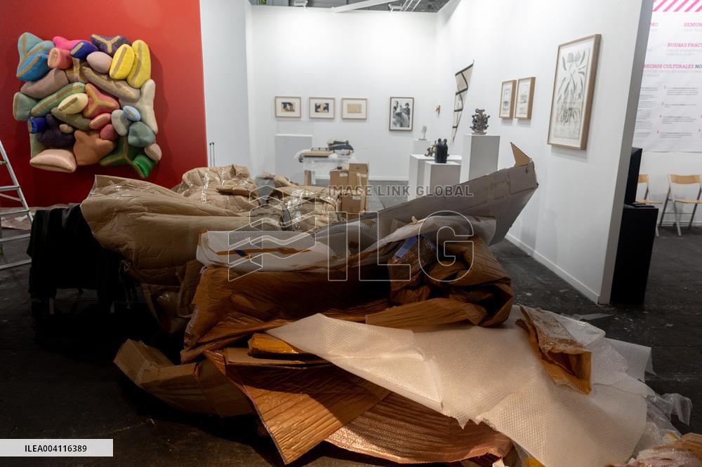 The ARCO 2025 Fair Prepares for Its Opening - Spain