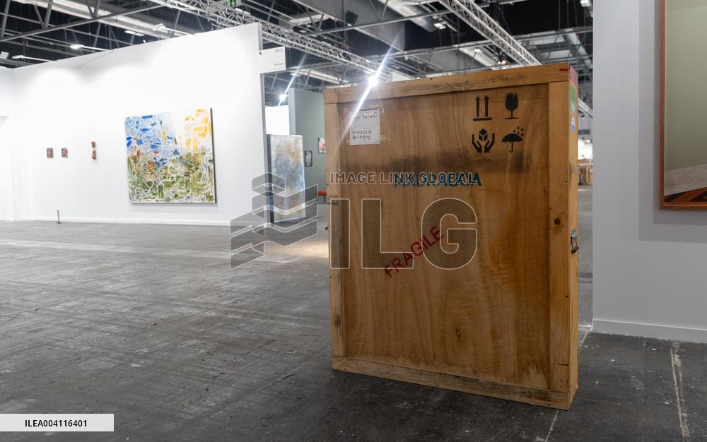 The ARCO 2025 Fair Prepares for Its Opening - Spain