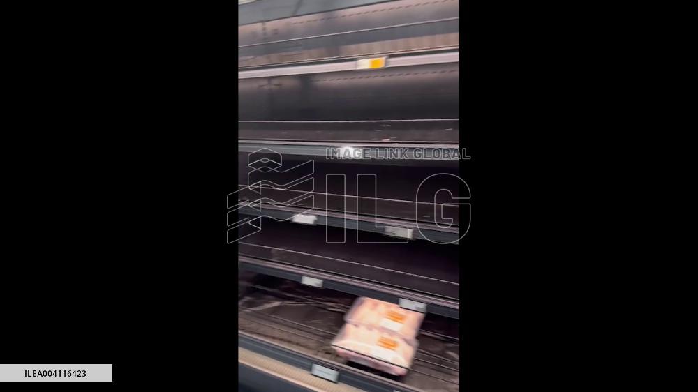 Australia: Empty Shelves at Supermarkets as Cyclone Alfred Approaches 2