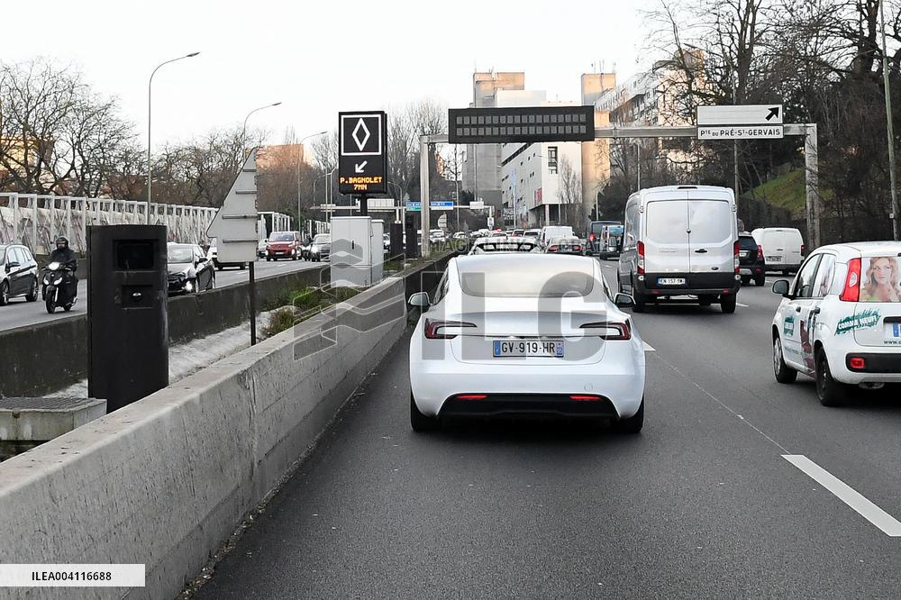 Carpool Lanes on The Paris Ring Road - France