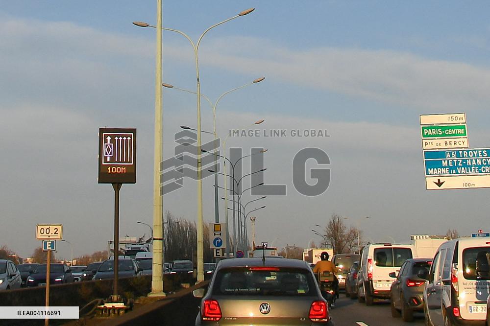 Carpool Lanes on The Paris Ring Road - France