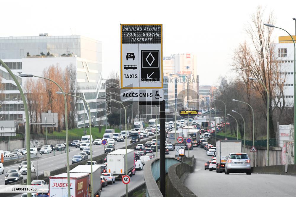 Carpool Lanes on The Paris Ring Road - France