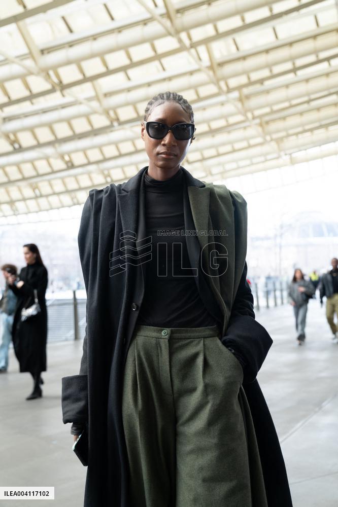 PFW - Street Style At Mossi