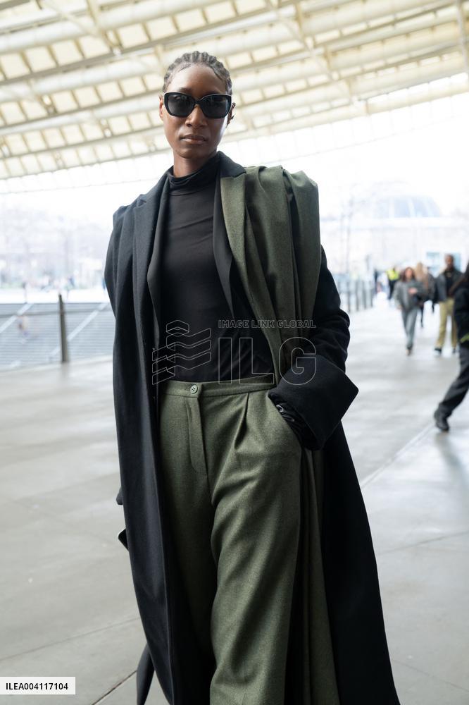 PFW - Street Style At Mossi