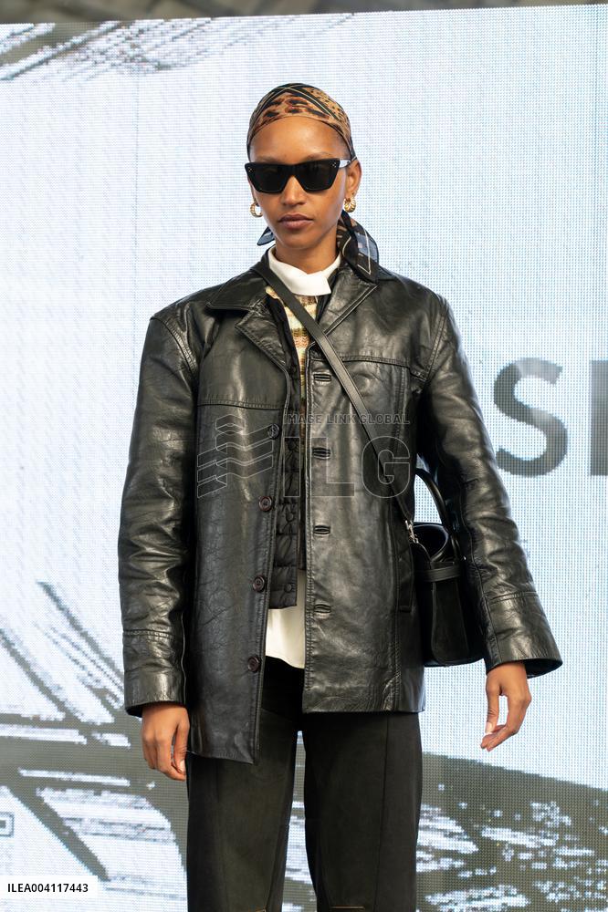 PFW - Street Style At Mossi