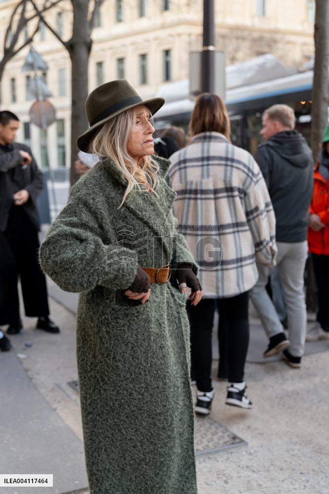 PFW - Street Style At ALAINPAUL