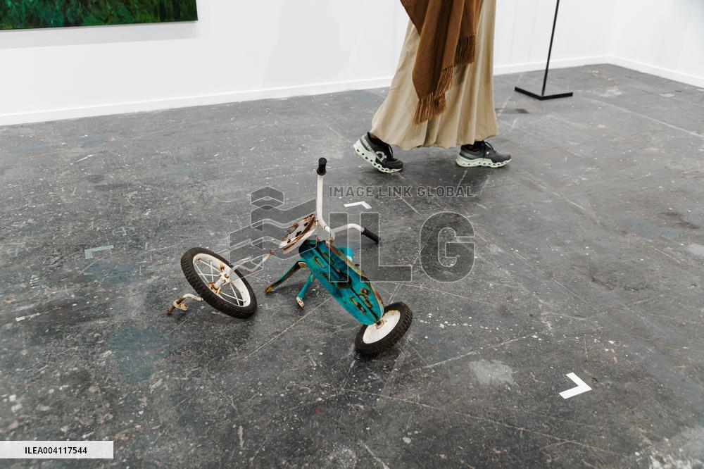 ARCO Madrid 2025 Begins - Spain