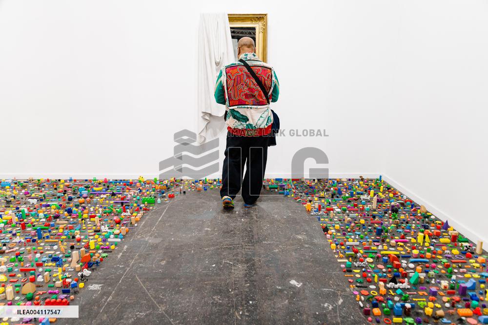 ARCO Madrid 2025 Begins - Spain