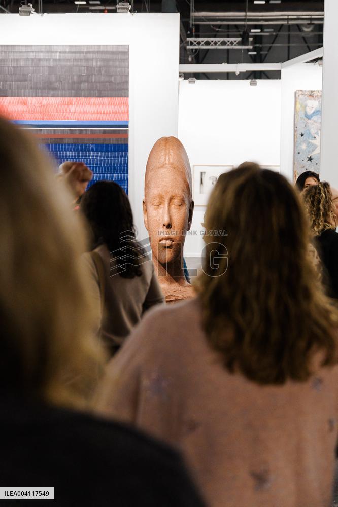 ARCO Madrid 2025 Begins - Spain