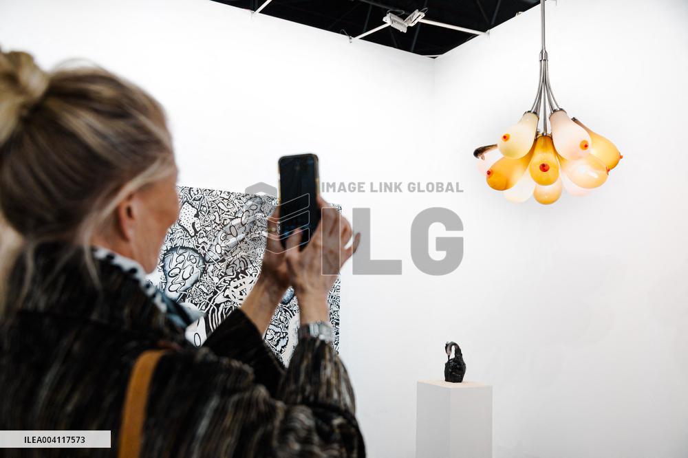 ARCO Madrid 2025 Begins - Spain