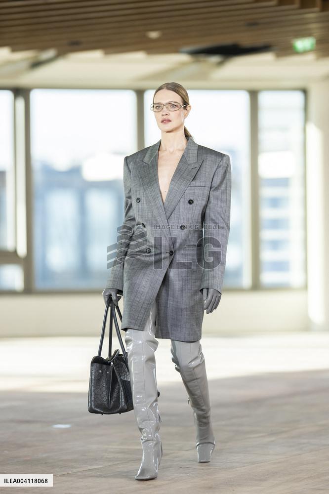 PFW - Stella McCartney Runway