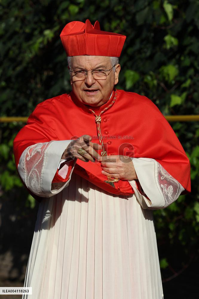 Religion: Cardinals and bishops preceded by the penitential procession from the Basilica of Sant'Anselmo towards the Basilica of