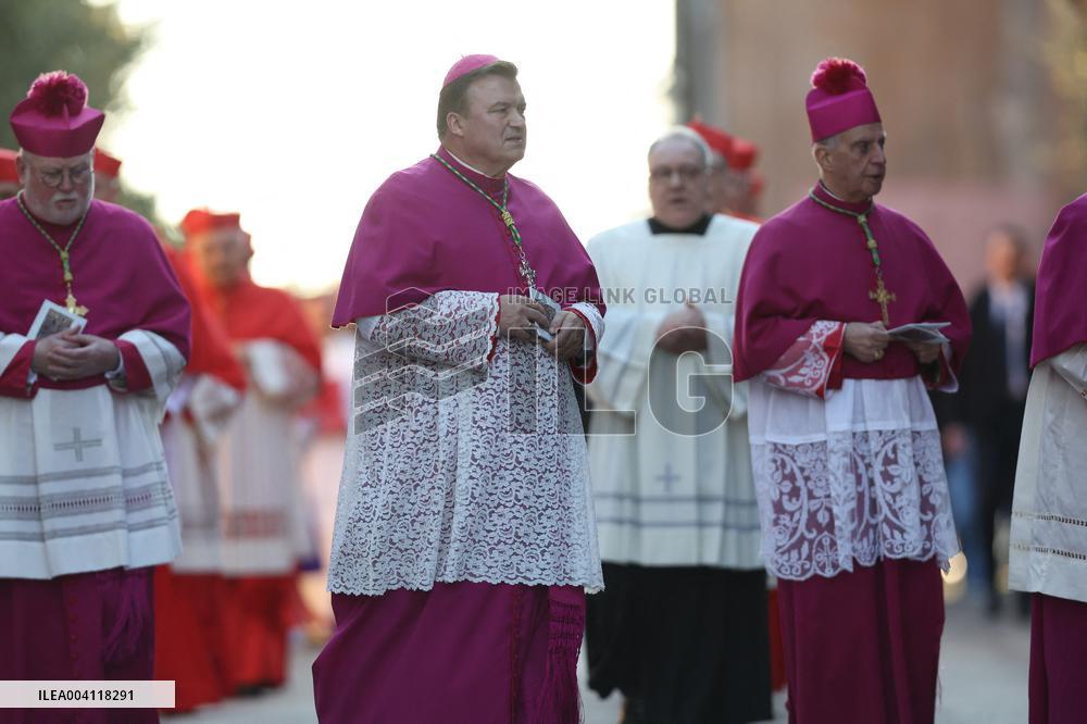 Religion: Cardinals and bishops preceded by the penitential procession from the Basilica of Sant'Anselmo towards the Basilica of