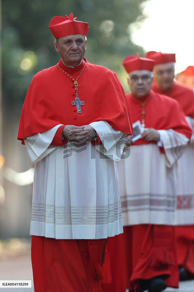Religion: Cardinals and bishops preceded by the penitential procession from the Basilica of Sant'Anselmo towards the Basilica of