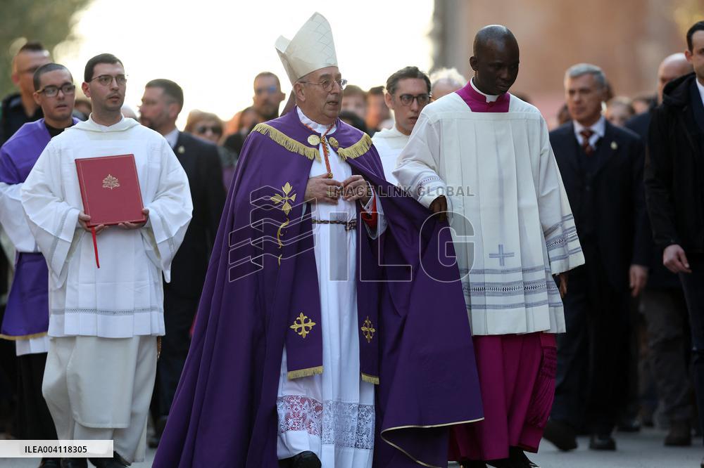 Religion: Cardinals and bishops preceded by the penitential procession from the Basilica of Sant'Anselmo towards the Basilica of