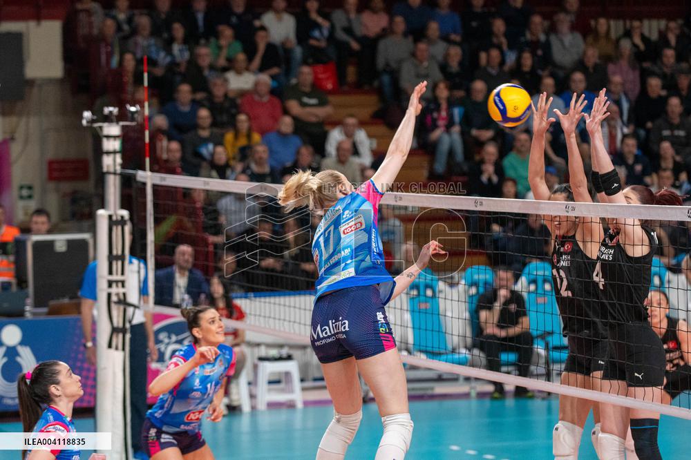 VOLLEY - CEV Cup Women - Igor Gorgonzola Novara vs  THY Istanbul