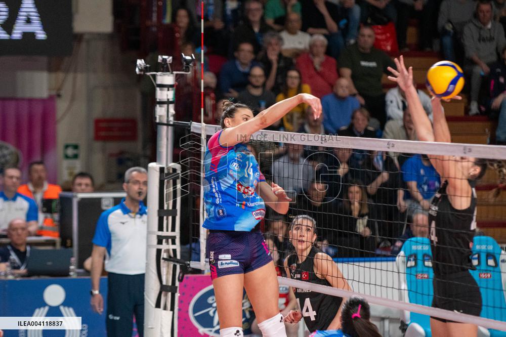 VOLLEY - CEV Cup Women - Igor Gorgonzola Novara vs  THY Istanbul