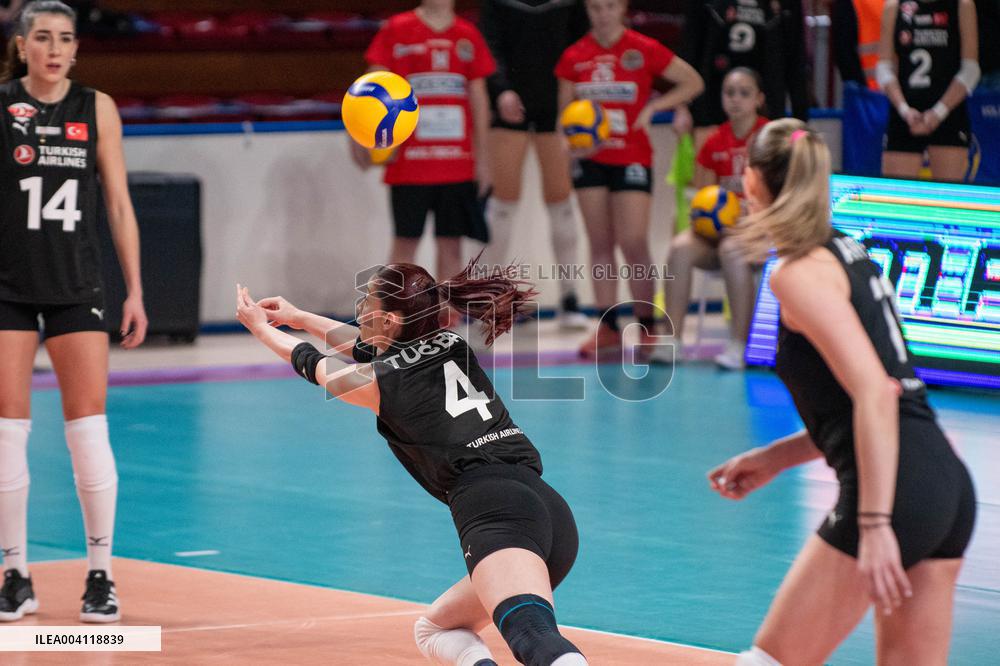 VOLLEY - CEV Cup Women - Igor Gorgonzola Novara vs  THY Istanbul