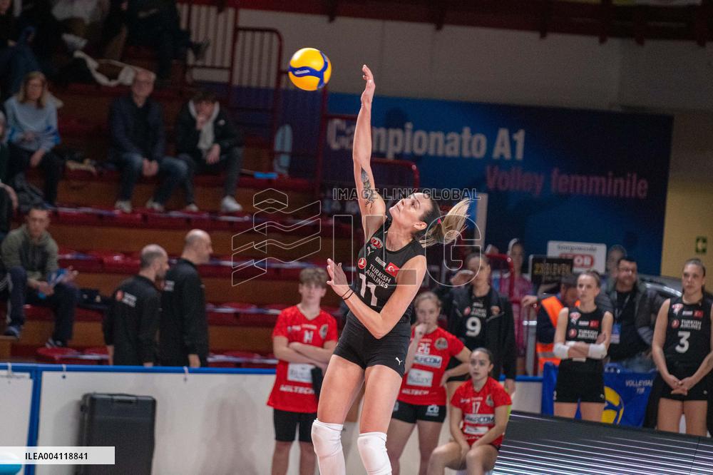 VOLLEY - CEV Cup Women - Igor Gorgonzola Novara vs  THY Istanbul