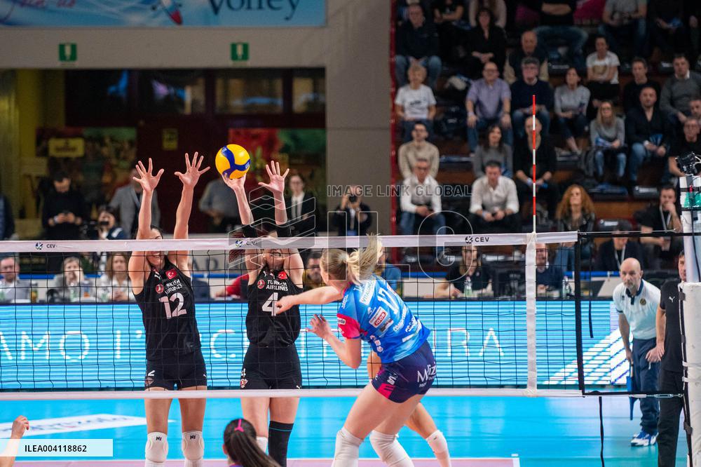 VOLLEY - CEV Cup Women - Igor Gorgonzola Novara vs  THY Istanbul