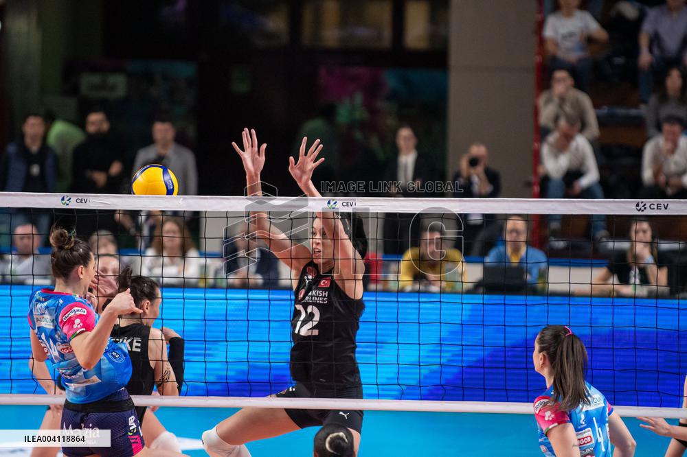 VOLLEY - CEV Cup Women - Igor Gorgonzola Novara vs  THY Istanbul