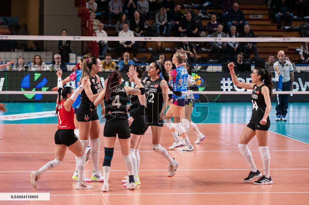 VOLLEY - CEV Cup Women - Igor Gorgonzola Novara vs  THY Istanbul
