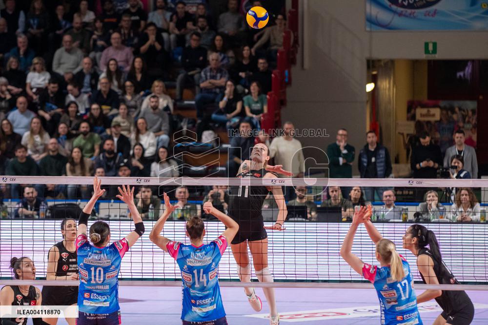 VOLLEY - CEV Cup Women - Igor Gorgonzola Novara vs  THY Istanbul