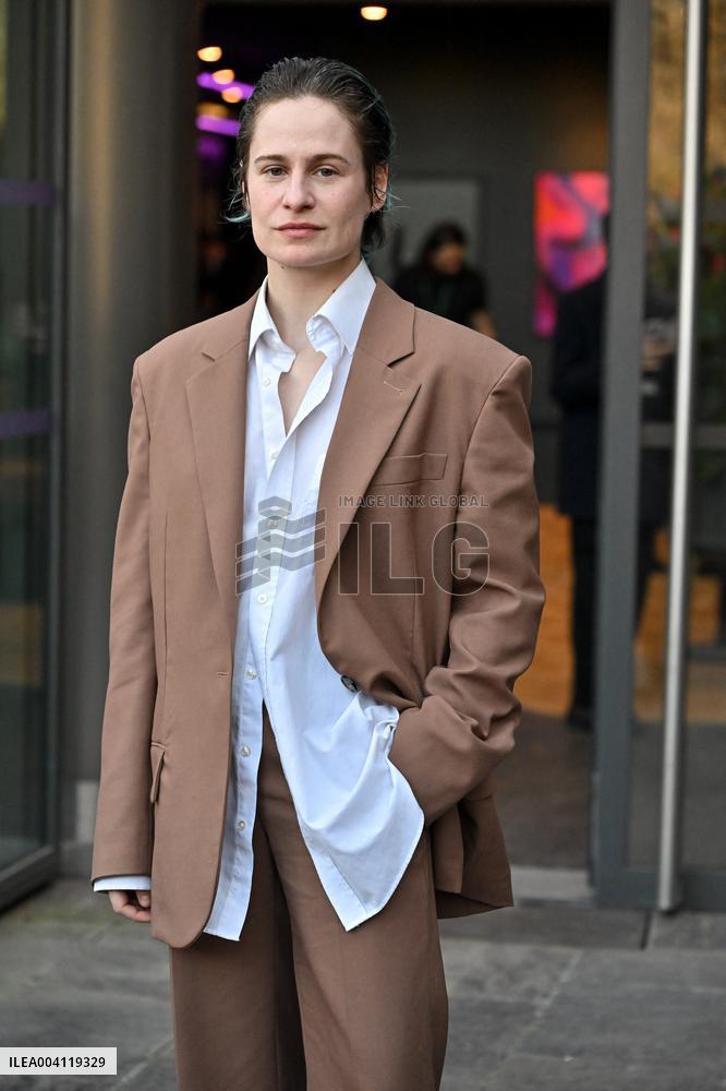 PFW Stella McCartney Outside Arrivals