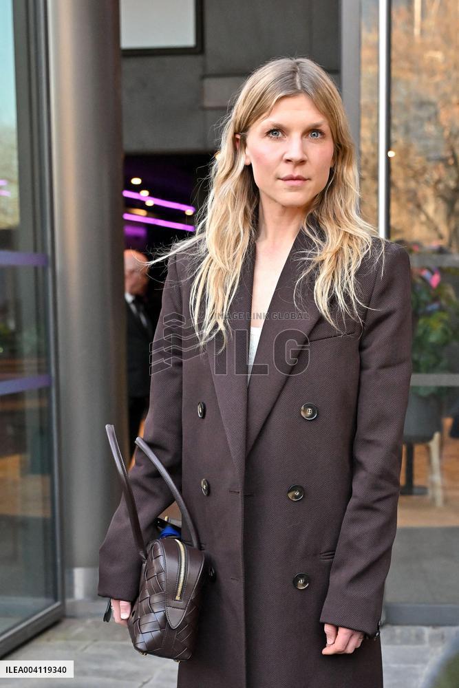 PFW Stella McCartney Outside Arrivals